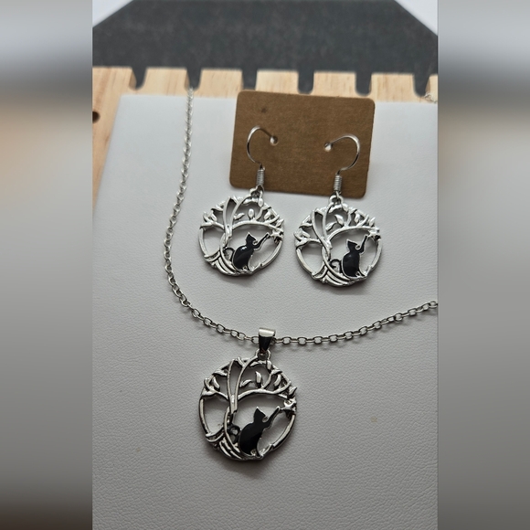 Silver Tonw Black Cat Reach Tree Of Life Necklace Earrings Set - Picture 12 of 16